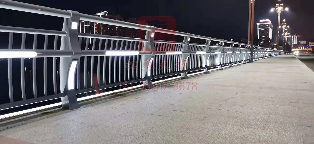 城市河道護(hù)欄抗沖擊免維護(hù)哪家強(qiáng)？